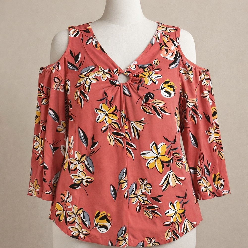Adrienne Vittadini Pink V-Neck Ring Detail Cold Shoulder 3/4 Sleeve Top size M